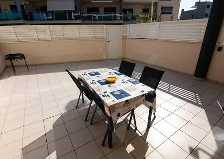 Ground Floor On The Seafront With Pool Διαμέρισμα *