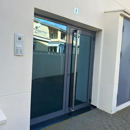Διαμέρισμα Ground Floor On The Seafront With Pool *