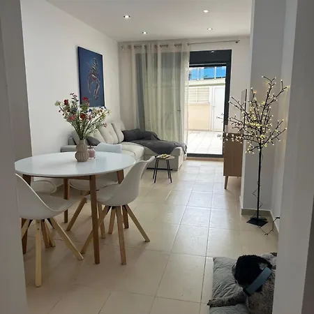 Ground Floor On The Seafront With Pool Διαμέρισμα