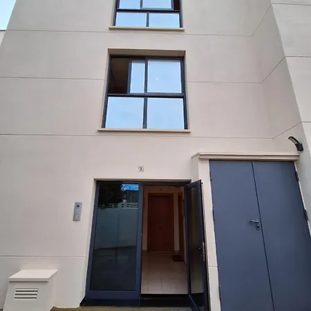Ground Floor On The Seafront With Pool