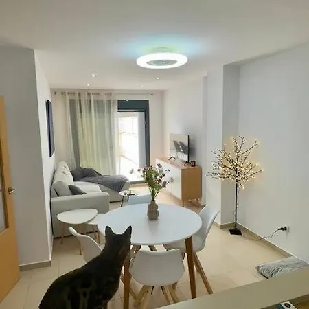 Διαμέρισμα Ground Floor On The Seafront With Pool *