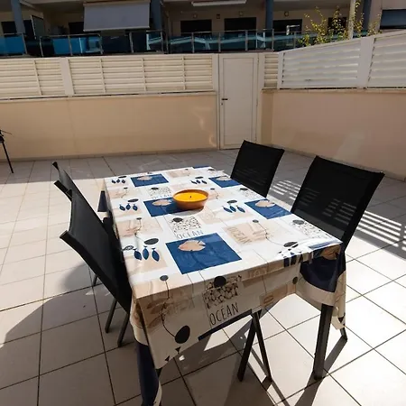 Ground Floor On The Seafront With Pool Διαμέρισμα *
