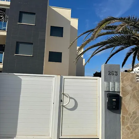 Ground Floor On The Seafront With Pool *